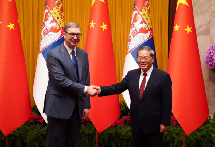 (FOTO) Vučić u Kini: Sadržajan sastanak sa premijerom Li Đijangom, sledi susret sa predsednikom Si Đinpingom