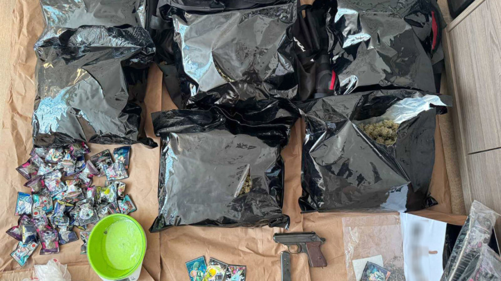 Uhapšen mladić (22) iz Novog Sada, policija pronašla kokain i više od pet kilograma marihuane