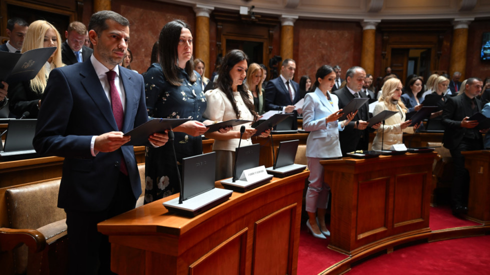 (FOTO) Novoizabrani javni tužioci položili zakletvu pred Brnabić i Dolovac