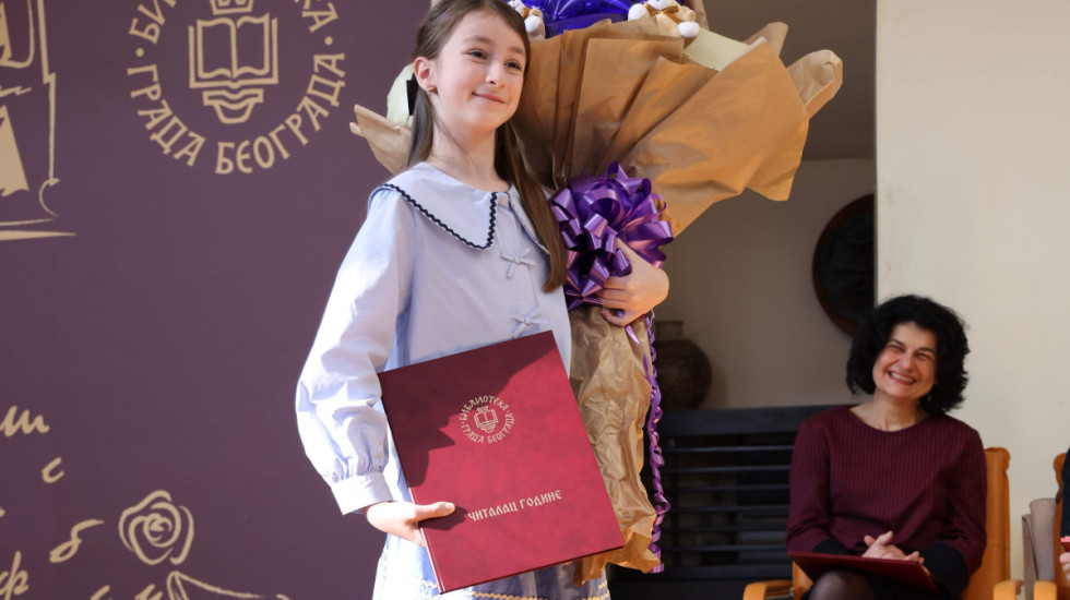(FOTO) Od "Cvrčka i mrava" do Žila Verna: Teodora (10) je čitalac godine u Beogradu, pročitala skoro 200 knjiga