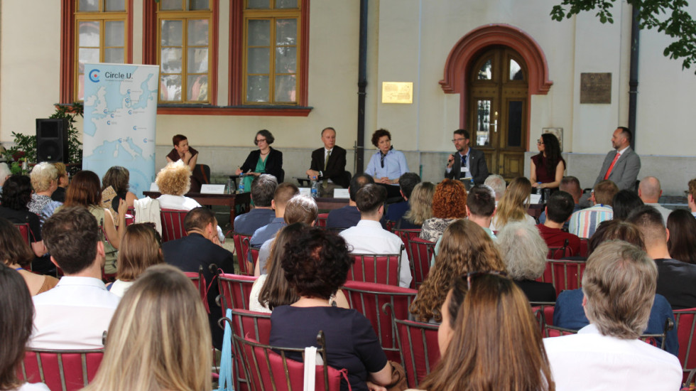 (FOTO) Javna diskusija "Univerziteti pod pritiskom": "Pitanje autonomije i akademskih sloboda ključan izazov"