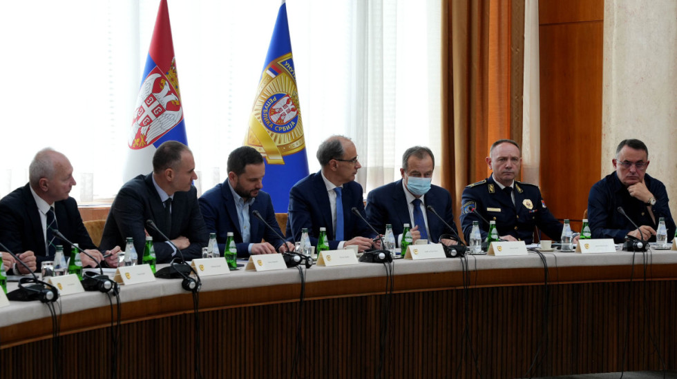 Vasiljević na Odboru potvrdio da se srušio helikopter MUP Srbije: Povređena su dva pilota, istražuje se uzrok