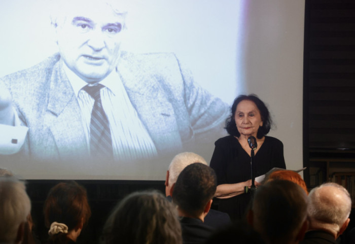 (FOTO) Održana komemoracija Dragoljubu Mićunoviću: "Bez Mićuna ne bi bilo ni tračka demokratije u Srbiji"