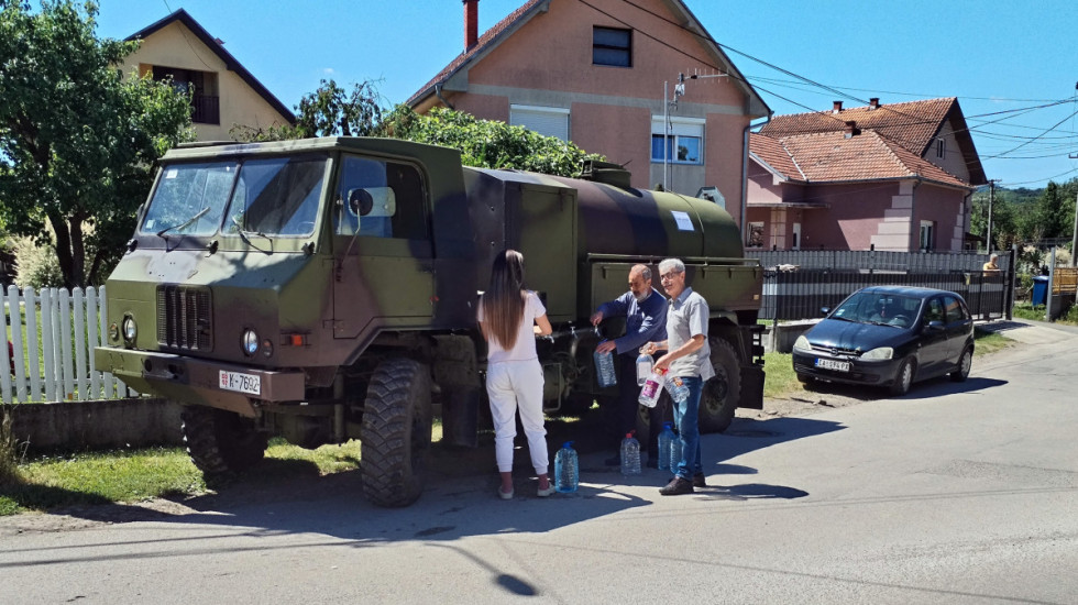 (FOTO) Pomoć građanima: Vojska Srbije angažovala dodatne cisterne zbog nestašice vode u Čačku