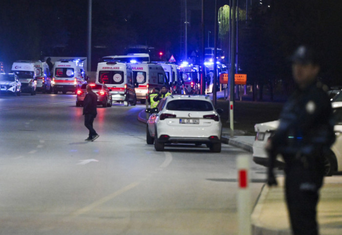 Dve saobraćajne nesreće na turskim putevima odnelo 12 života, među poginulima i beba